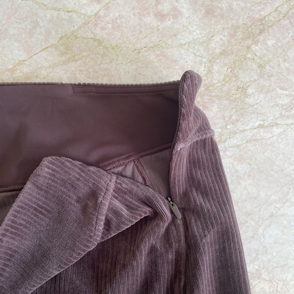 Lululemon scuba mid-rise velvet corduroy mini skirt - Picture 3 of 7